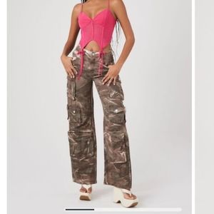 Size xs camo cargo pants